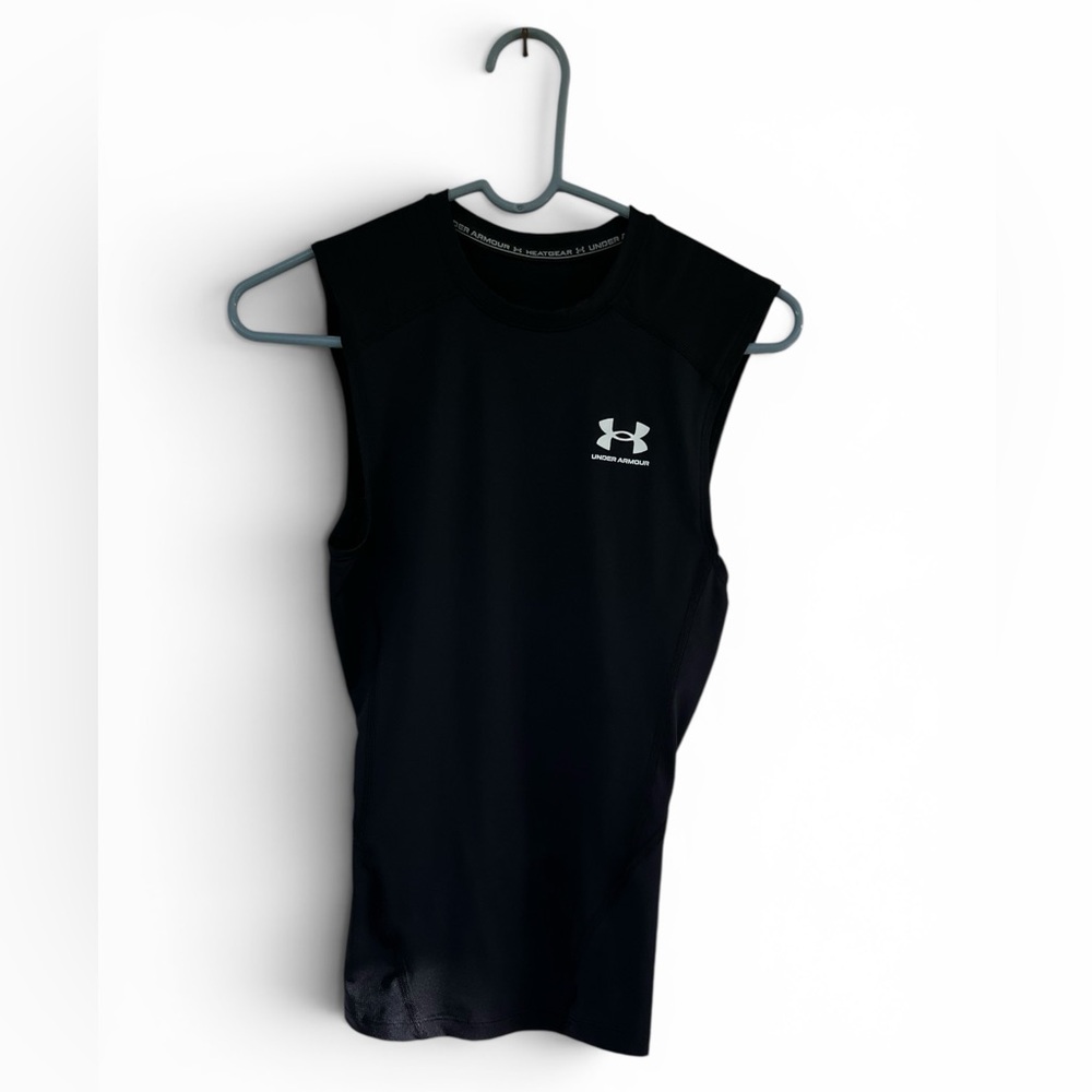 Under Armour Heatgear Compression Sleeveless Black Top, size small